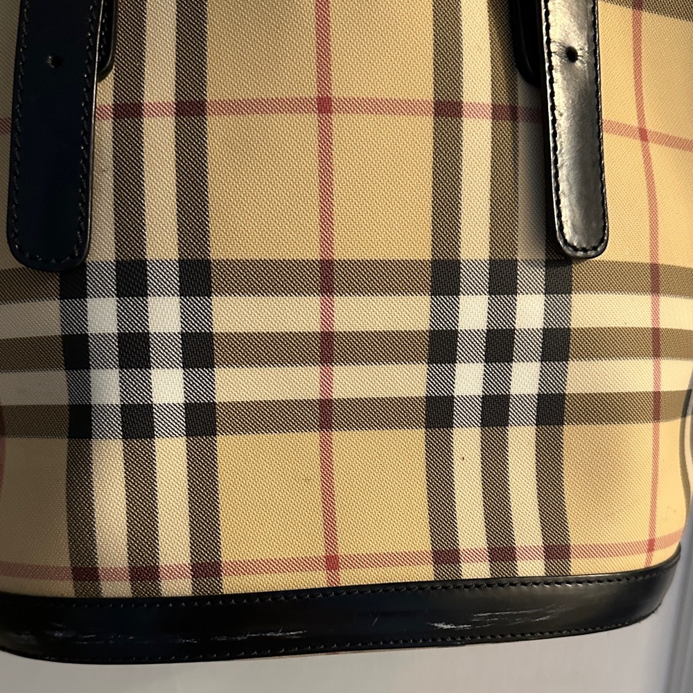Burberry Beige and Black Vintage Bucket bag - Picture 3 of 6